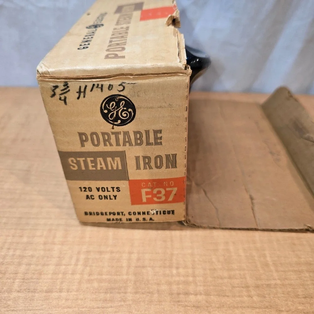 Vintage GE Portable Steam Iron Manual Iron Warranty with box‎ TESTED WORKS!